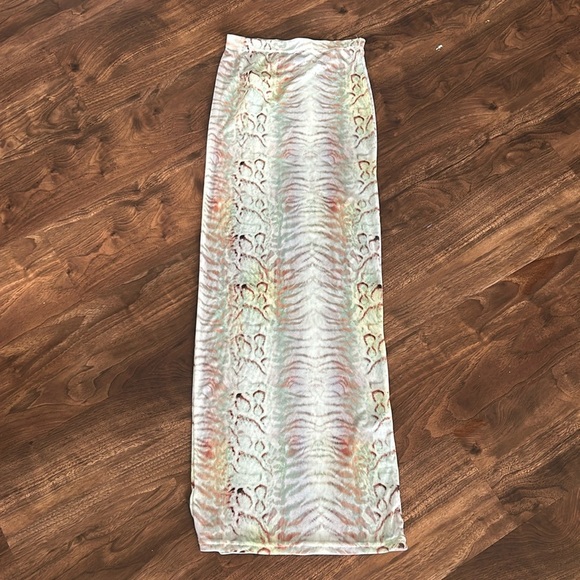 Patterned Prettylittlething Maxi Skirt - Picture 1 of 4